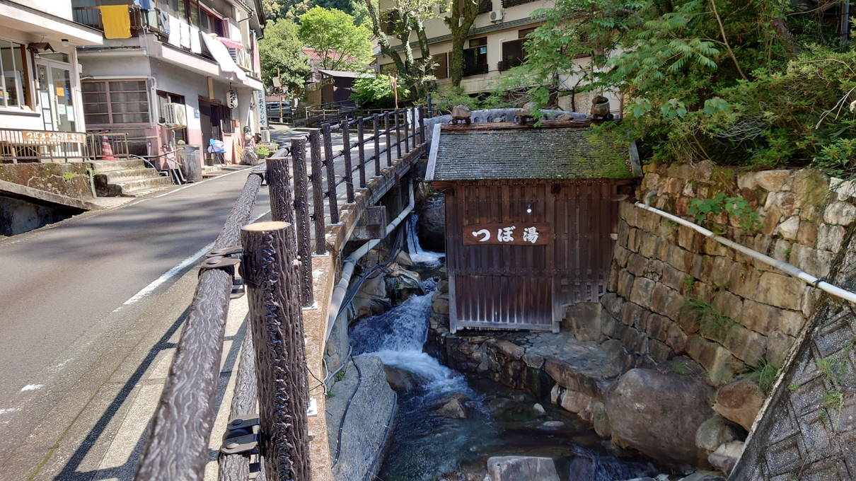 湯の峰温泉11